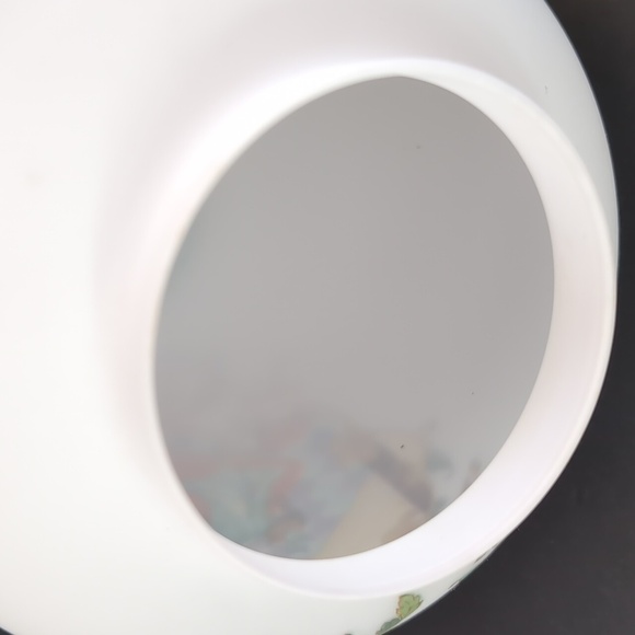 Vintage Frosted White Satin Oriental Ginger Jar with Lid. - Picture 8 of 11